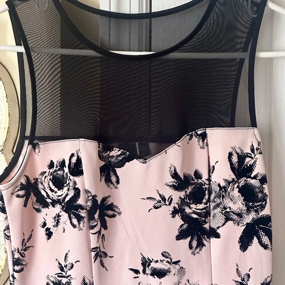 Adorable Trixxi Dress - Picture 2 of 5